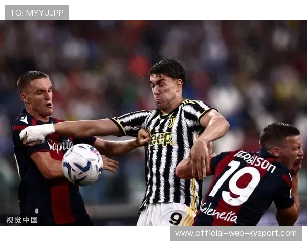 弗拉霍维奇禁区内接球晃过门将破门 弗拉霍维奇禁区内接球晃过门将破门